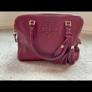 THEA TRIPLE-ZIP SATCHEL - CABERNET, Size: OS
Style: 888736130563